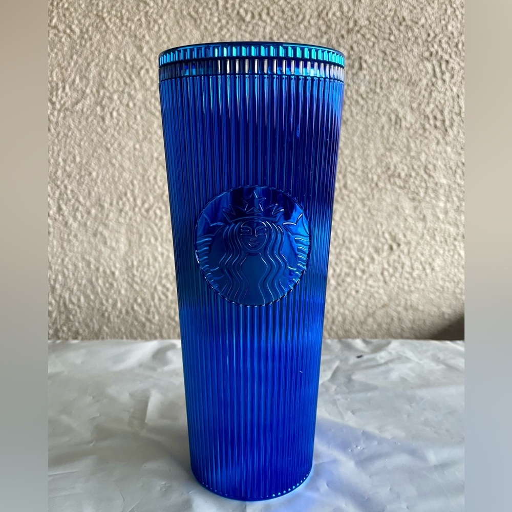 Starbucks Blue 2023 Pleated Cup Holiday Venti‎ Metallic Cold Tumbler 24oz  NWOT